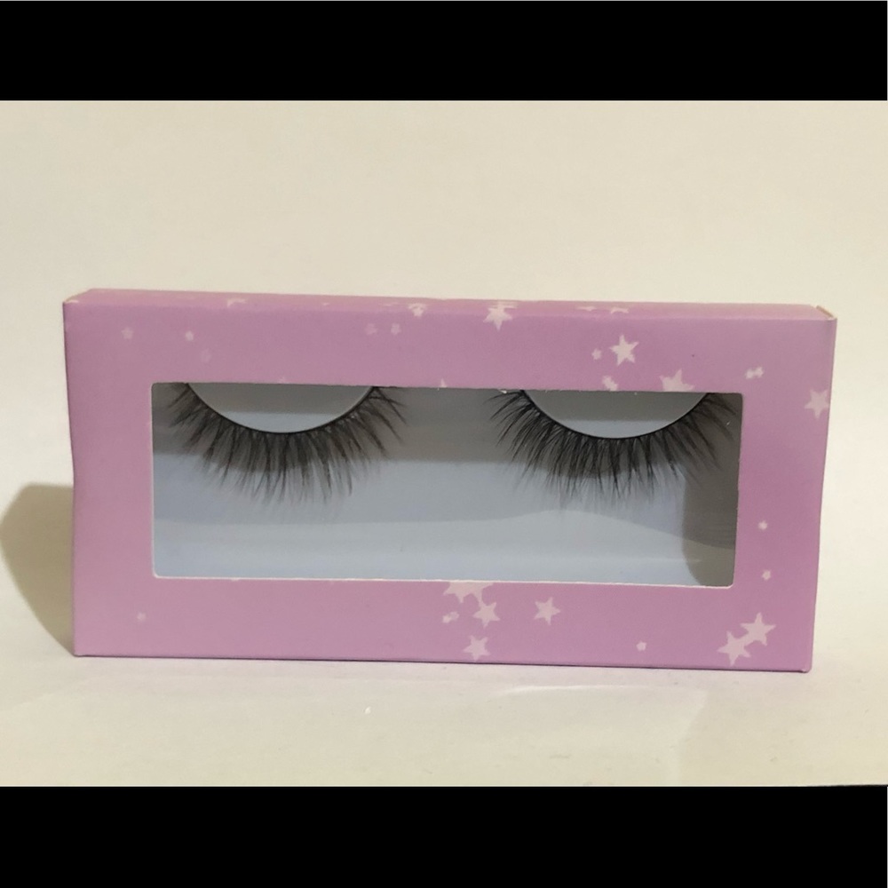 5 items x $25 ✨Real techniques Lashes New